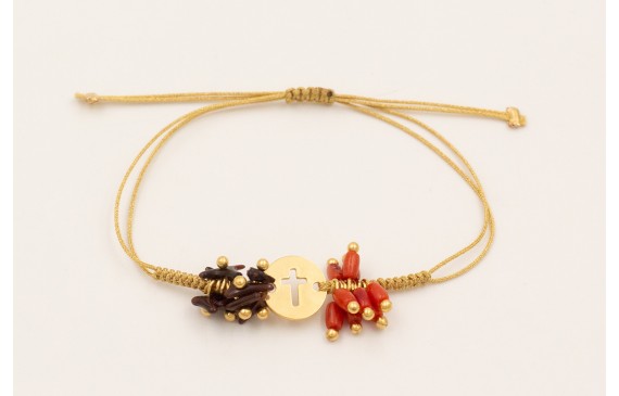 Pulsera hilo macramé dorado con burruños de chips 