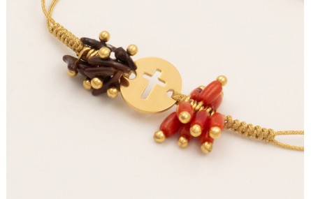 Pulsera hilo macramé dorado con burruños de chips 