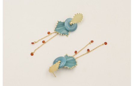 Pendientes triangulo dentado dorado mate con disco