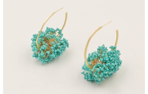 Pendientes aro labrado con ramas de abalorio turqu