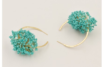 Pendientes aro labrado con ramas de abalorio turqu