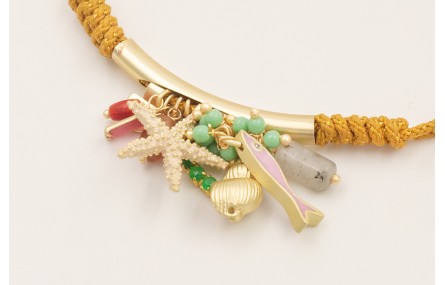 Pulsera cordón con hilo dorado color mostaza con n