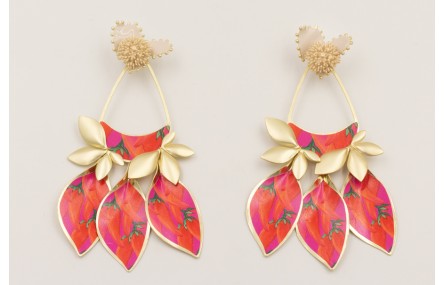 Pendientes perno nenufar y treból esmaltados beige