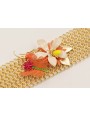 Pulsera malla con flor beige, mariposa naranja,est