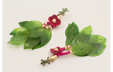 Pendientes lagarto verde, flor esmaltada frambrues