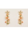 Pendientes perno flor esmaltada beige con rama hoj