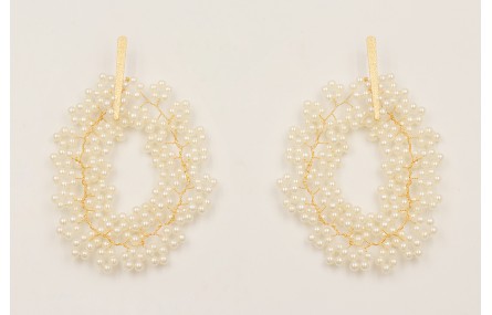 Pendientes perno lámina satinada con ramas de perl