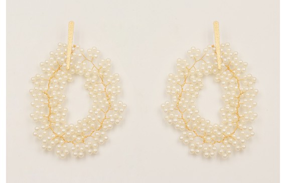 Pendientes perno lámina satinada con ramas de perl