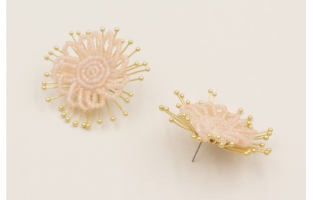 Pendientes sol destelleante dorado mate con flor a