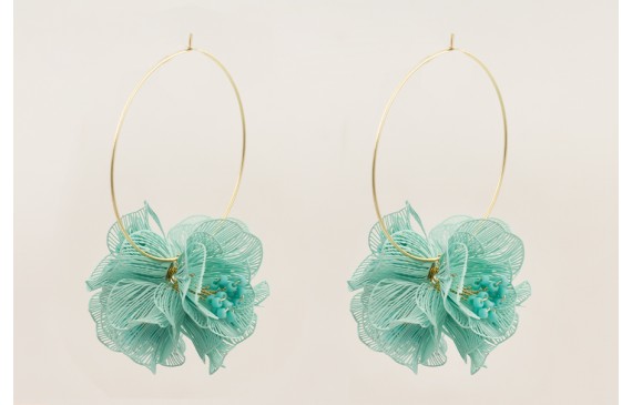 Pendientes aro grande dorado mate con flores 6 pét