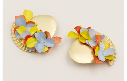 Pendientes perno gota 10 agujeros con flores de le