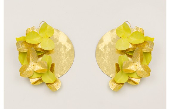 Pendientes sencillo con disco lentejuela dorado y 