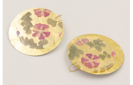 Pendientes discos de lentejuelas dorada, flores na