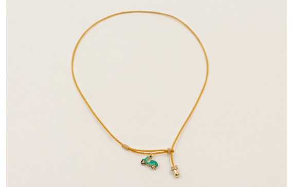 Collar cordón hilo dorado color mostaza,nudos macr