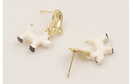 Pendientes perno corazón dorado con perro fox terr