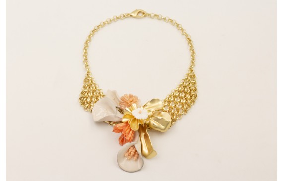 Collar malla eslabones dorado mate con calas beige