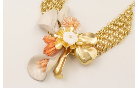 Collar malla eslabones dorado mate con calas beige