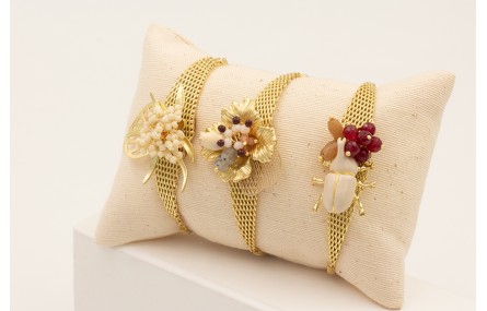 Pulsera rombo malla dorada mate con flor, burruño 