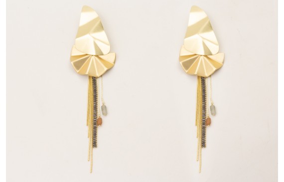 Pendientes péndulo arrugado dorado mate con colgan