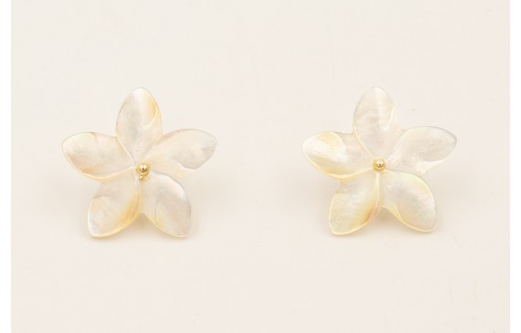 Pendientes flor nacar.