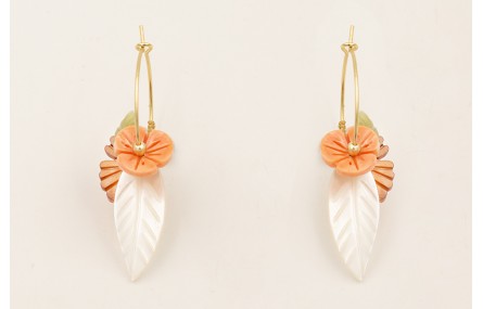 Pendientes aro mediano dorado mate con hoja y flor