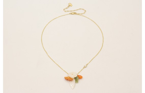 Collar hoja curva, flor, abanico todo de nacar con