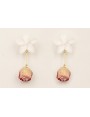 Pendientes perno flor nacar blanca listón dorado m