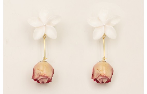 Pendientes perno flor nacar blanca listón dorado m