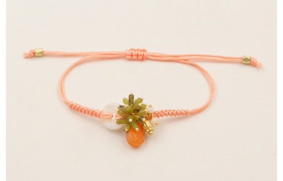 Pulsera hilo rosita con donut nacar, tubitos verde