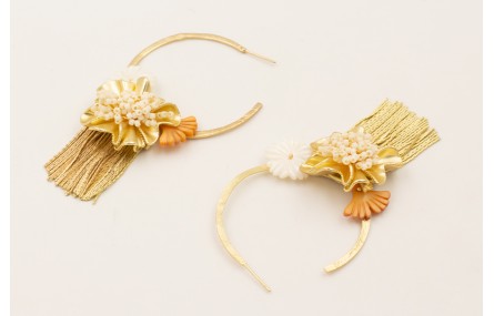 Pendientes aro labrado con colgante fleco, flor na