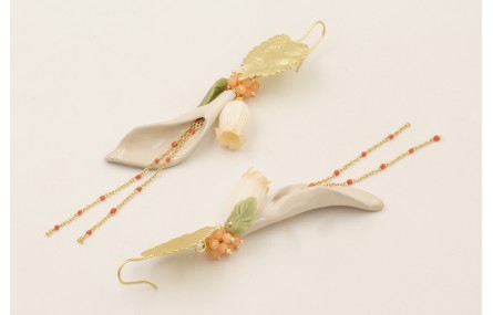 Pendientes hoja ovalada dorada mate con burruño pi