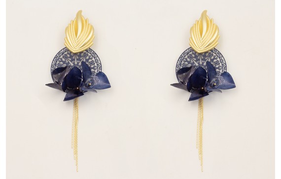 Pendientes perno llama dorada mate con disco labra