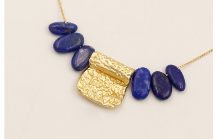 Collar cadena fina dorada con gotas lapislazuli y 