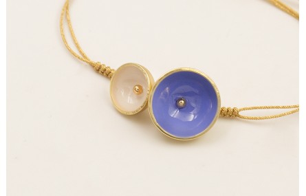 Pulsera hilo dorado con nudo serpiente y centro se