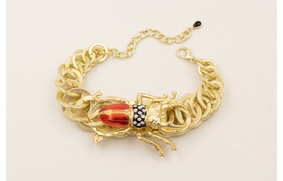 Pulsera aros entrelazados dorado mate con escaraba