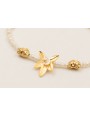 Pulsera mini perlas naturales con hoja 5 pétalos y