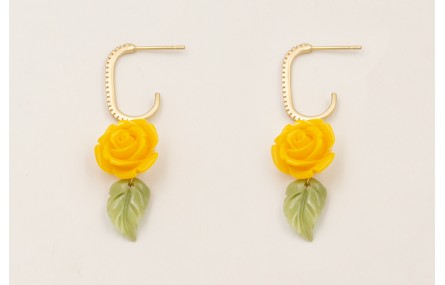Pendientes semi ovalado con brillos colgante flor 