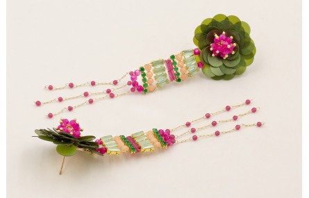 Pendientes flor lentejuelas verdes oscuro con burr