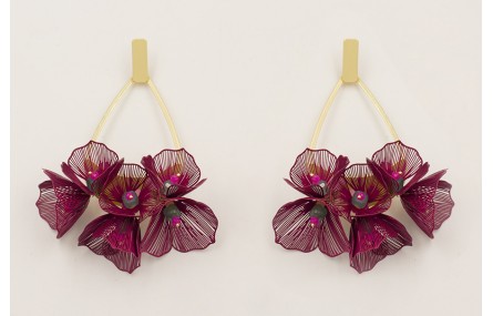 Pendientes rectangulo dorado mate con pendulo flor