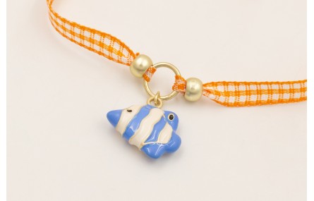Pulsera lazo vichy naranja con pez esmaltado azul 