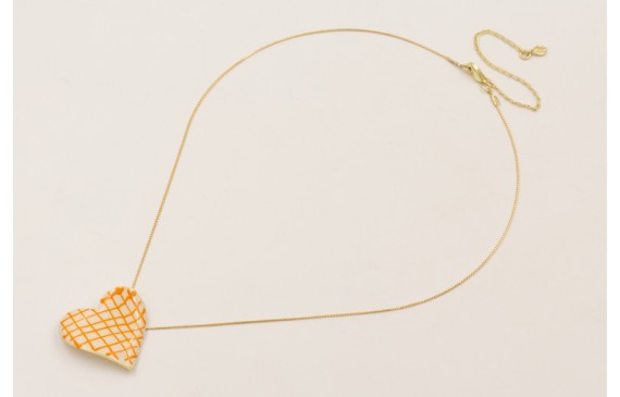 Solitario cadena fina dorada con colgante corazón 