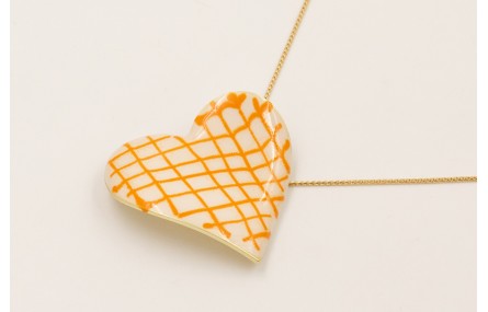 Solitario cadena fina dorada con colgante corazón 