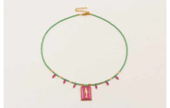 Collar bolitas piedra verde opaco con colgante pez