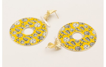 Pendientes disco conchas negras y bancas con fondo