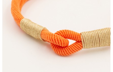 Pulsera cordón retorcido naranjas con nudo falso d