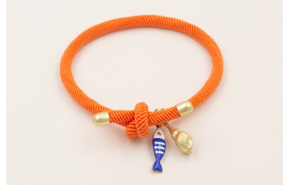 Pulsera cordón elastico naranja con pez esmaltado 
