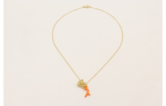 Collar cadena eslabón dorado mate con rama coral e