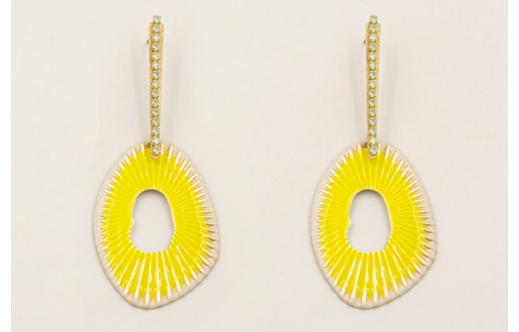 Pendientes ovalo estriado esmalte fluor con perno 