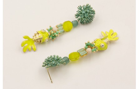 Pendientes perno coral esmaltado turquesa con cubo