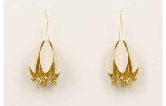 Pendientes campanillas esmaltadas beige con estrel